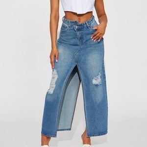 Fashion Nova - Split in two maxi skirt